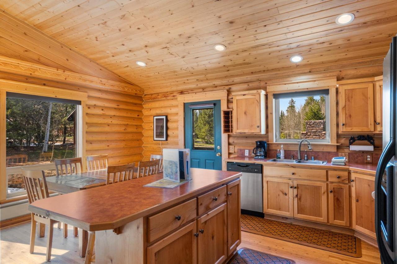 Lazy Fox Cabin Вест-Йеллоустоун Екстер'єр фото
