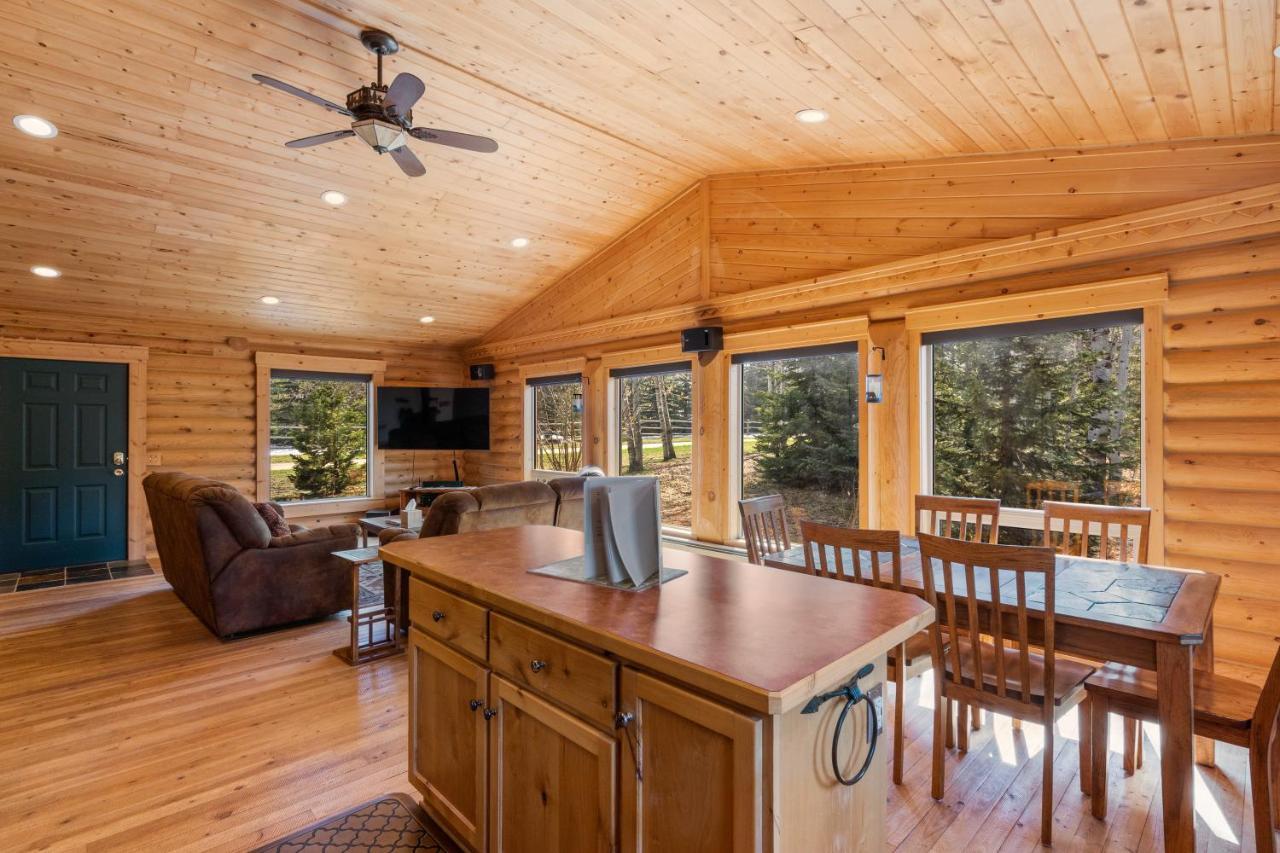 Lazy Fox Cabin Вест-Йеллоустоун Екстер'єр фото